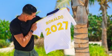 Cristiano Ronaldo acertou a renovação até 2027. Foto: X/Al-Nassr FC.