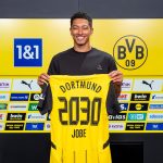 Jobe Bellingham assinou contrato até junho de 2030 com o Borussia | Foto: Reprodução - Borussia Redes Sociais