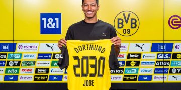 Jobe Bellingham assinou contrato até junho de 2030 com o Borussia | Foto: Reprodução - Borussia Redes Sociais