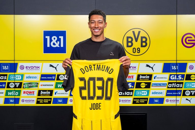 Jobe Bellingham assinou contrato até junho de 2030 com o Borussia | Foto: Reprodução - Borussia Redes Sociais