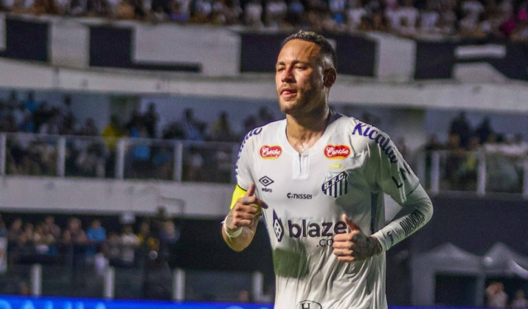 Fenerbahçe prepara oferta por Neymar com salário “satisfatório”, afirma jornal turco Fenerbahçe prepara oferta por Neymar com salário “satisfatório”, afirma jornal turco