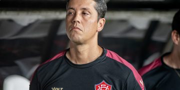 Carpini não resistiu eliminação na Copa do Nordeste | Foto: Victor Ferreira - Vitória