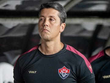 Carpini não resistiu eliminação na Copa do Nordeste | Foto: Victor Ferreira - Vitória
