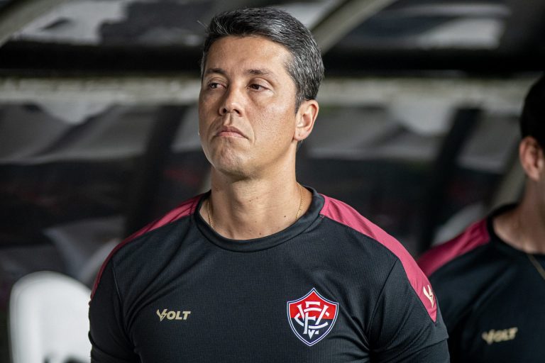 Carpini não resistiu eliminação na Copa do Nordeste | Foto: Victor Ferreira - Vitória