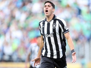 Jair assinou contrato até 2030 com o Forest | Foto: Vítor Silva - Botafogo