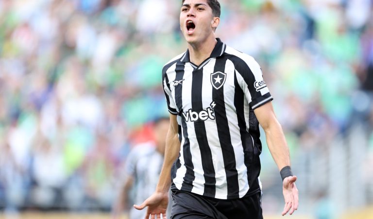Nottingham Forest anuncia contratação de Jair, ex-Botafogo