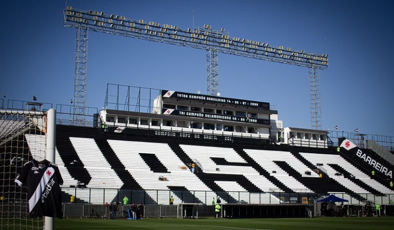 Vasco sofre empate contra o Grêmio e crise aumenta
