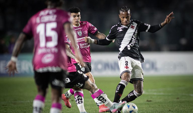 Problemas conhecidos marcam eliminação do Vasco Problemas conhecidos marcam eliminação do Vasco