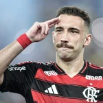 Ortiz em ação pelo Flamengo | Foto: Thiago Ribeiro - AGIF