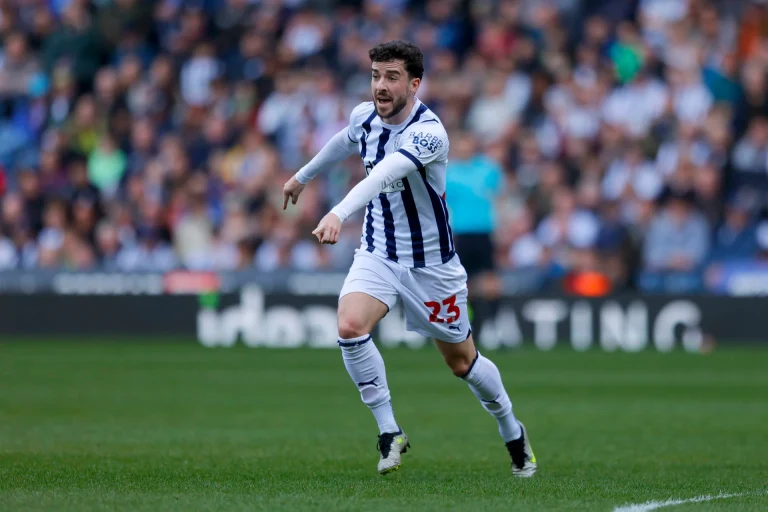 Mikey durante jogo do West Bromwich | Foto: Malcolm Couzens - WBA/West Bromwich Albion FC | Getty Images