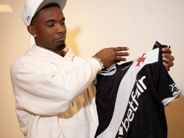 Thiago Mendes em seu primeiro contato com a camisa do Vasco