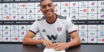 Carlos Vinicius está livre do mercado desde que saiu do Fulham | Foto: Divulgação -Fulham