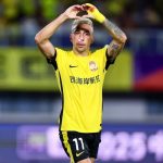 Davidson comemora gol marcado na vitória do Qingdao West Coast