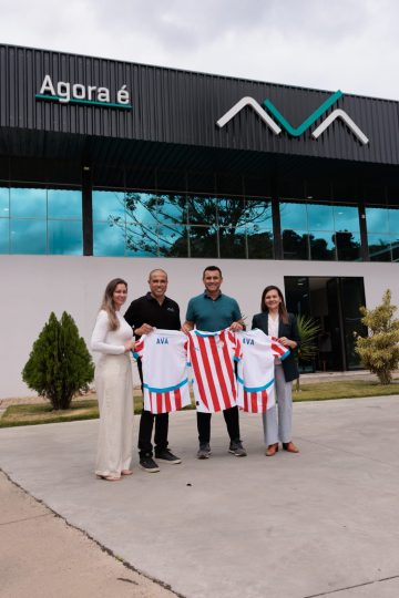 Representantes da Seleção Paraguaia visitam a AVA CR7 (Divulgação)