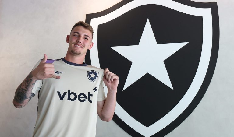 Botafogo recusa oferta de clube saudita por Léo Linck