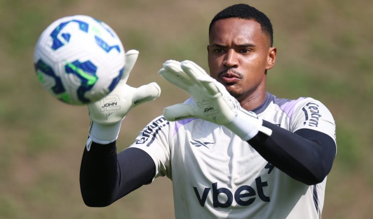 Botafogo encaminha venda de John para clube da Premier League