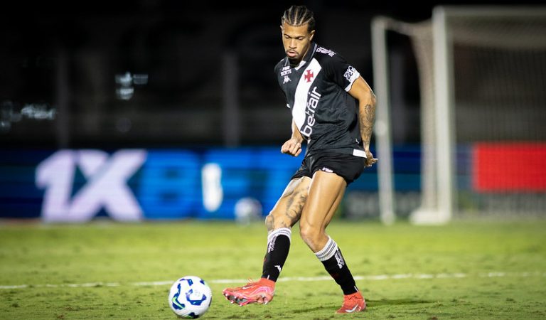 Vasco e CSKA negociam transferência de João Victor Vasco e CSKA negociam transferência de João Victor