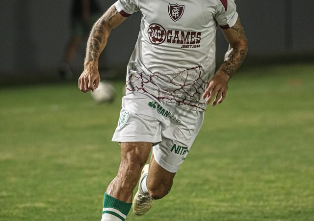 Vasco aceita vender Lucas Figueiredo para o FC Alverda, de Portugal