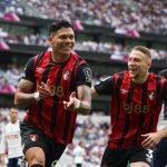 Evanílson comemora gol diante do Tottenham