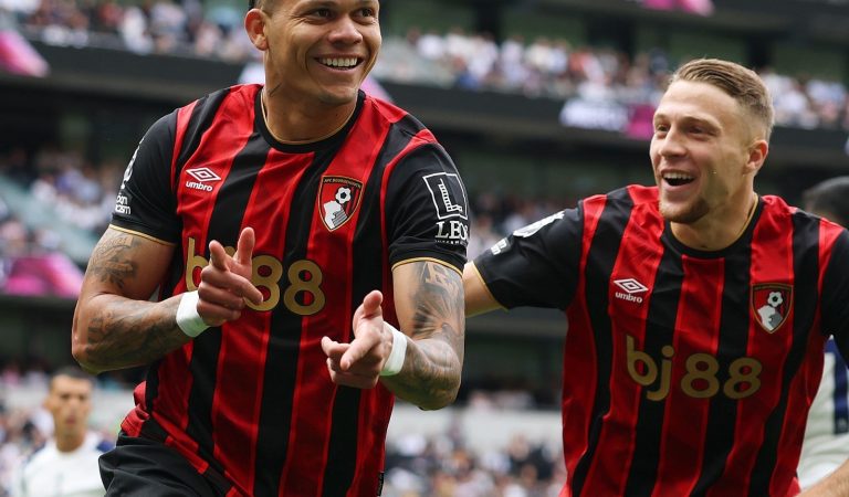 Evanílson comanda vitória do Bournemouth sobre o Tottenham