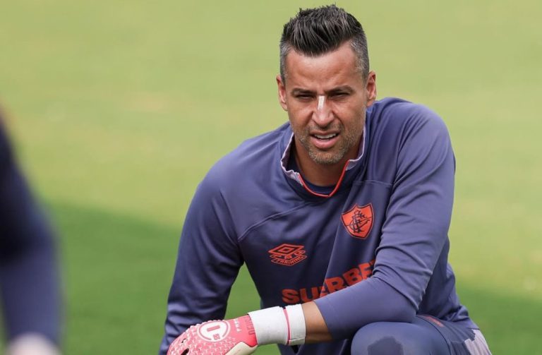 Goleiro Fábio