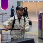 Luciano Acosta desembarcando no Rio de Janeiro