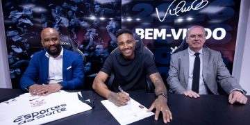 Vitinho assinou contrato até dezembro de 2026 | Foto: Rodrigo Coca - Corinthians