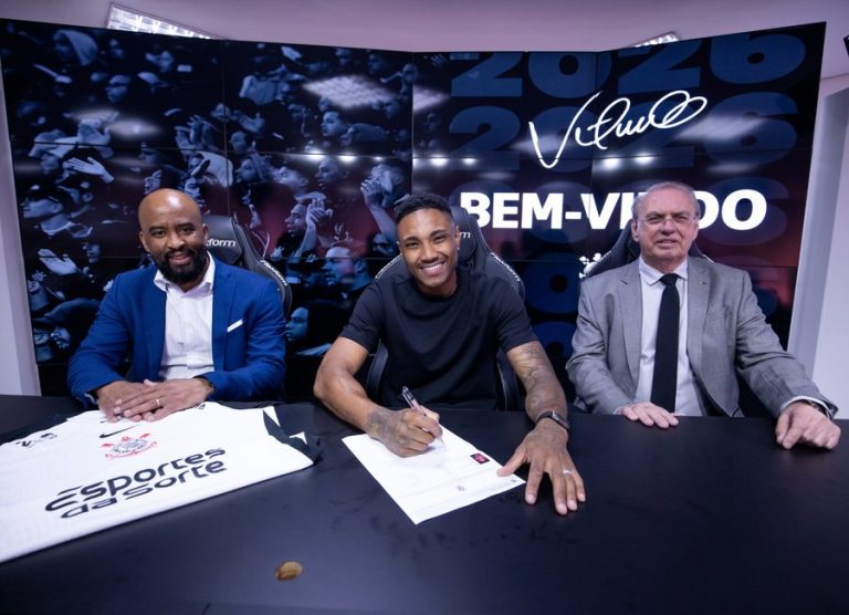 Vitinho assinou contrato até dezembro de 2026 | Foto: Rodrigo Coca - Corinthians