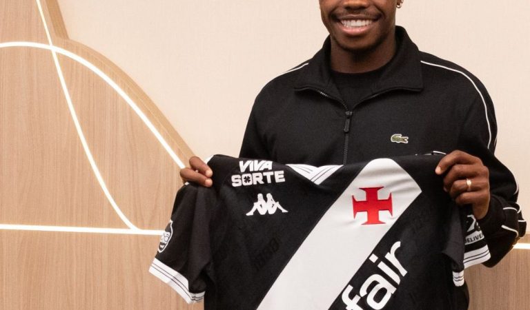 Andrés Gómez chega ao Brasil para assinar contrato com o Vasco