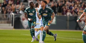 Rafael Navarro comemora gol marcado