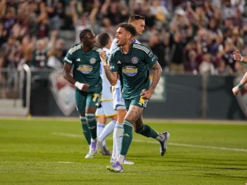 Rafael Navarro comemora gol marcado