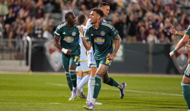 Rafael Navarro marca dois gols e decide para o Colorado Rapids