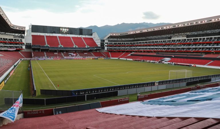 Com vantagem, Botafogo viaja até Quito em busca da classificação