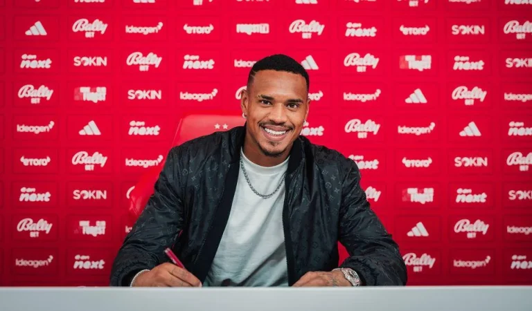Nottingham Forest anuncia oficialmente contratação de John