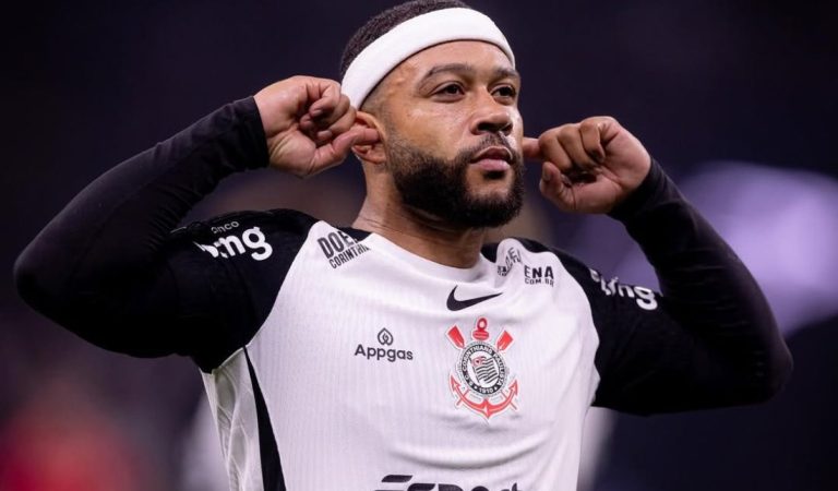 Memphis recebe propostas e avalia deixar o Corinthians