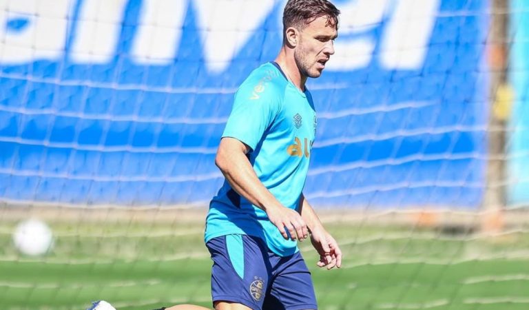 Arthur é anunciado pelo Grêmio, seu clube de origem