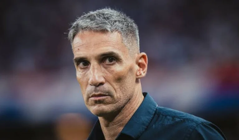 Vojvoda é anunciado como o novo técnico do Santos Vojvoda é anunciado como o novo técnico do Santos