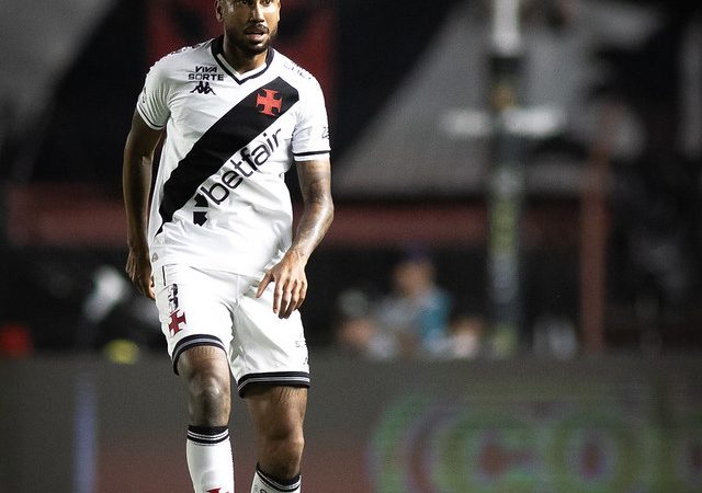 Após exames, Jair, do Vasco, tem lesões graves detectadas Após exames, Jair, do Vasco, tem lesões graves detectadas