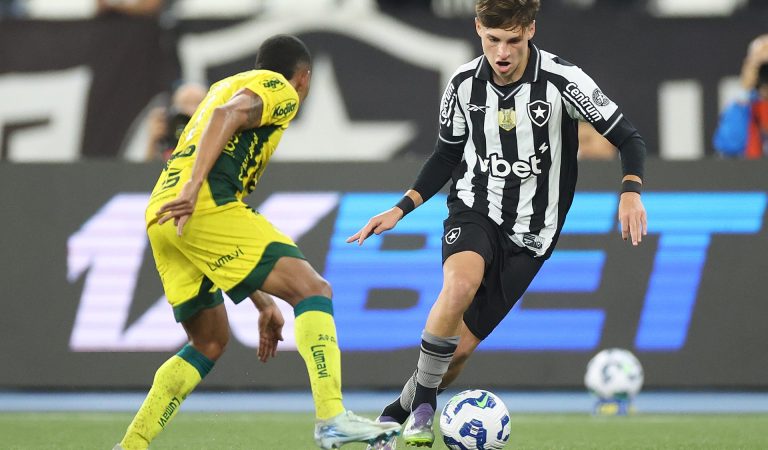 Crise alvinegra: Botafogo cede empate após vantagem de três gols