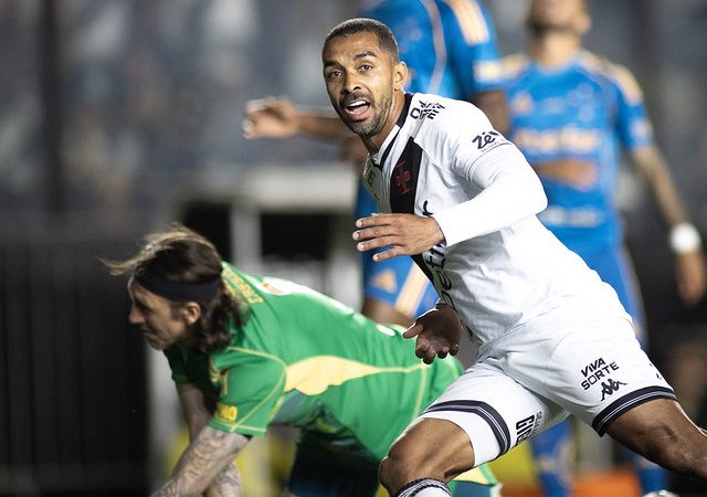 Vasco joga bem e vence o Cruzeiro em casa Vasco joga bem e vence o Cruzeiro em casa