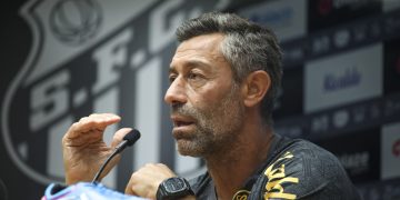 Caixinha foi demitido do Santos em abril | Foto: Reinaldo Campos - AGIF - folhapress