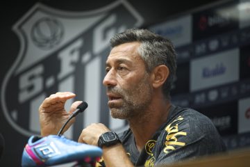 Caixinha foi demitido do Santos em abril | Foto: Reinaldo Campos - AGIF - folhapress