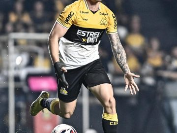 Léo Naldi se firmou no Criciúma e almeja acesso com o Tigre (Foto: Caio Marcelo/C2 Sports)