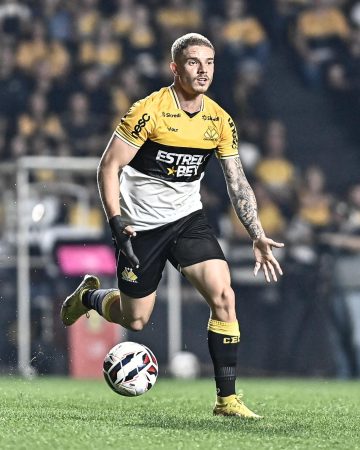 Léo Naldi se firmou no Criciúma e almeja acesso com o Tigre (Foto: Caio Marcelo/C2 Sports)