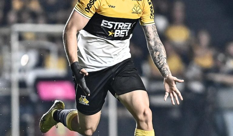 Léo Naldi se firma no Criciúma antes de clássico pela Série B