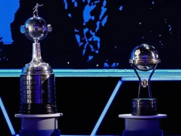 Taças da Libertadores e Sulamericana lado a lado (Foto: Divulgação/Conmebol)