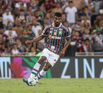 Thiago Santos atuando pelo Fluminense.