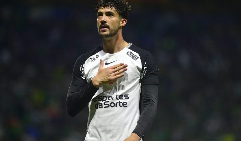 Corinthians anuncia renovação contratual de Gustavo Henrique