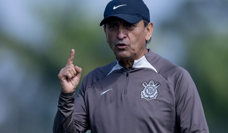 Após negociação estagnar, Ramón Díaz vira favorito para assumir comando do Inter Após negociação estagnar, Ramón Díaz vira favorito para assumir comando do Inter