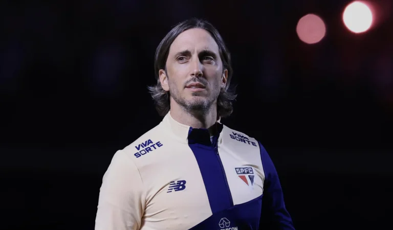 Fluminense encaminha acordo com Luis Zubeldía